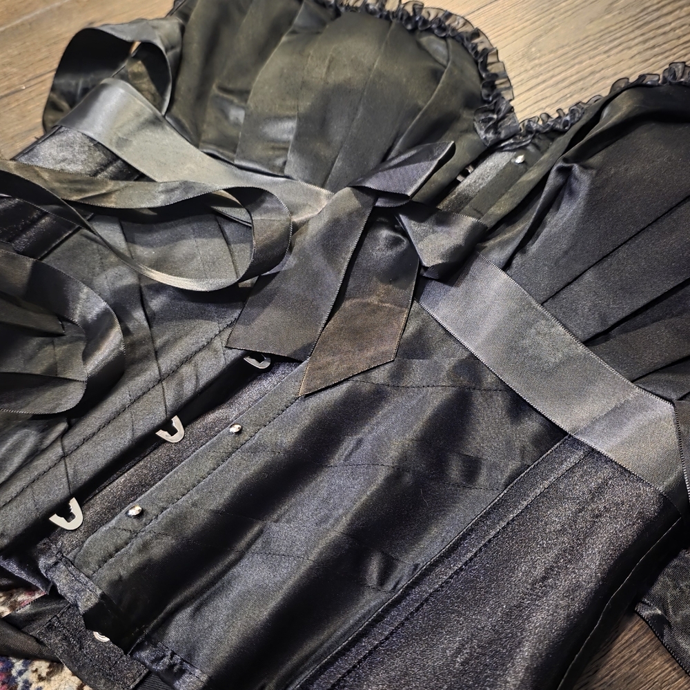 NEVER WORN Corset Story Black Silk Waist Cinching Corset. Size UK 16